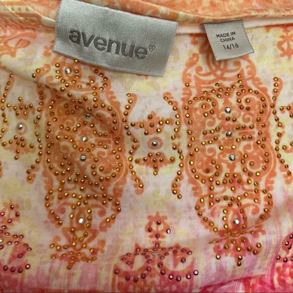 Short sleeve top with embellishments - Picture 3 of 3